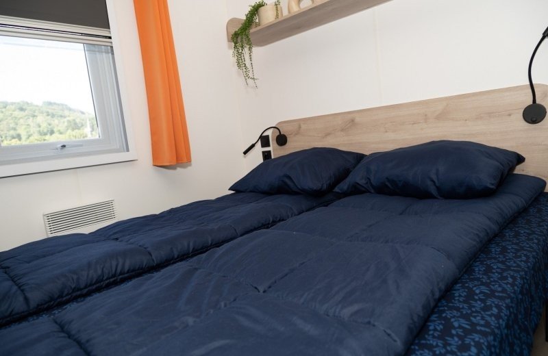 Camping val dor chalet am rosendal 2024 slaapkamer 1