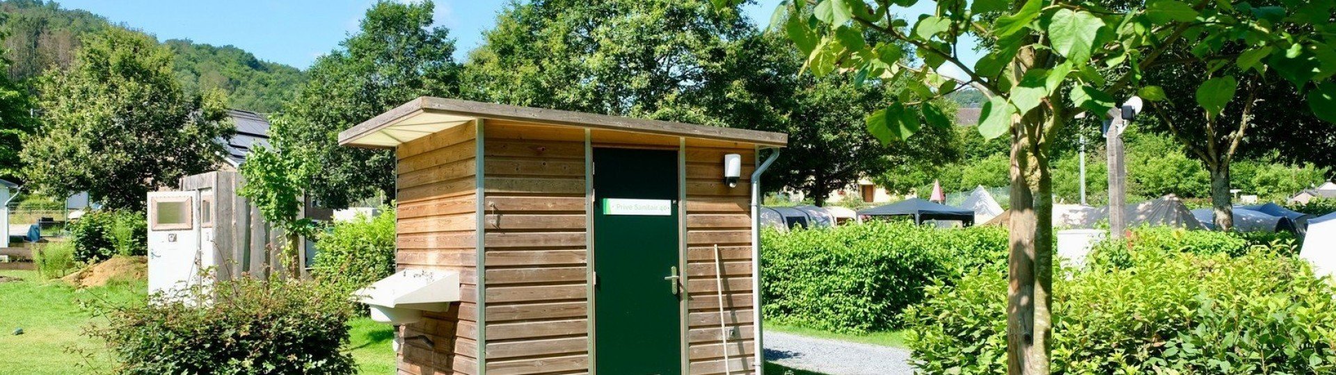 Camping val dor kampeerplek met prive sanitair