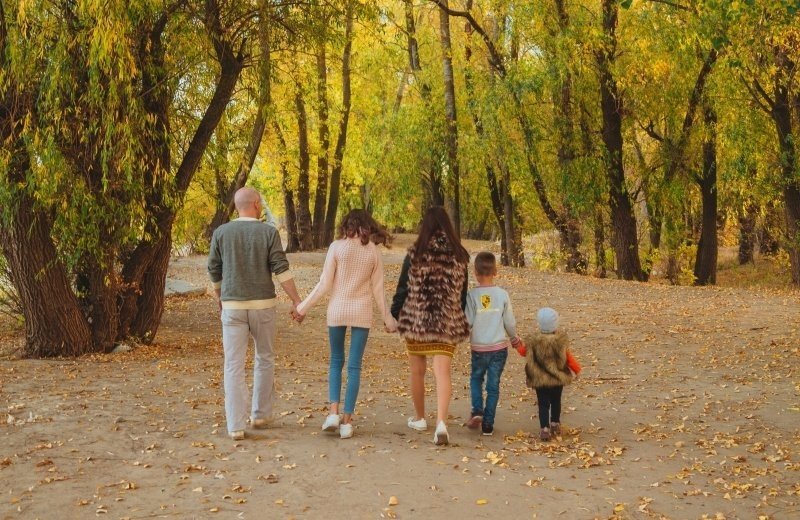 Mam Robi duerch de Bësch