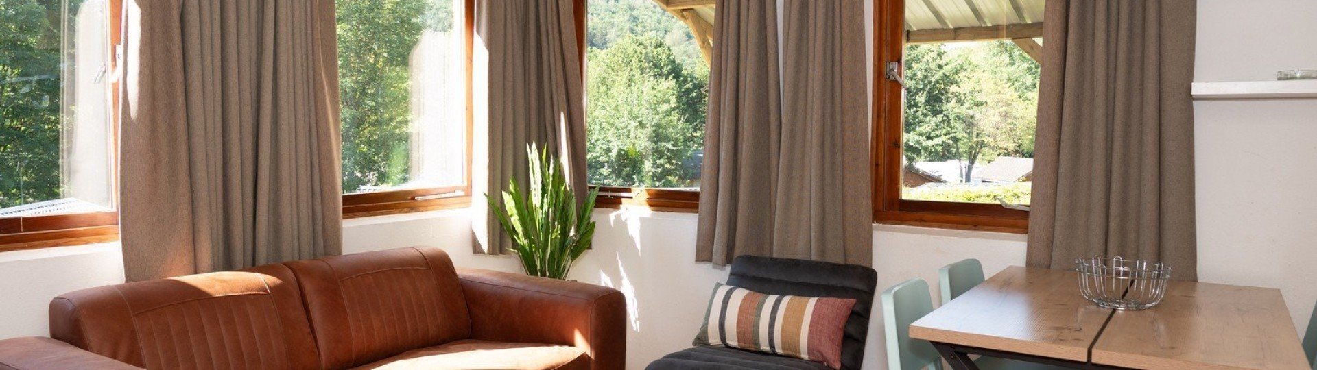 Camping val dor vakantiehuis 2024 zithoek eethoek