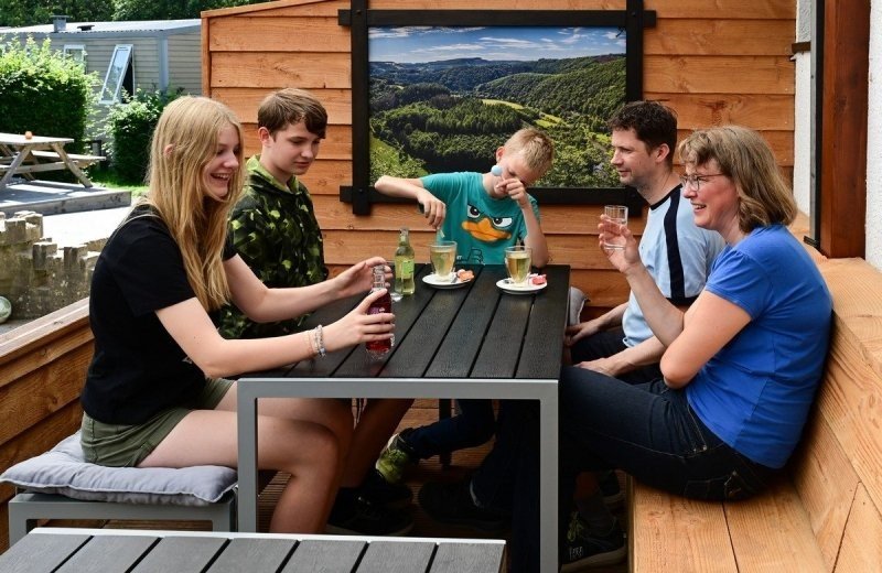 Sfeer restaurant op camping val dor