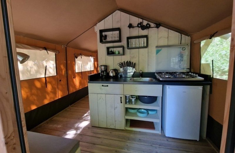 Val dor luxemburg boslodge um bierf voor 6 personen keuken