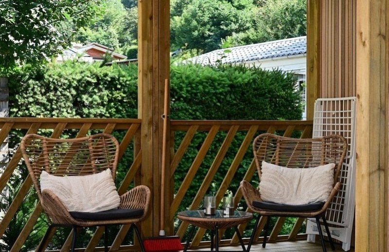 Val dor luxemburg chalet skye voor 5 personen terras zithoek
