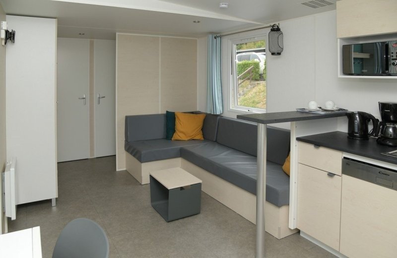 Val dor luxemburg Smala Stacaravan voor 6 personen bank