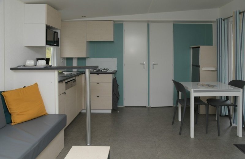 Val dor luxemburg Smala Stacaravan voor 6 personen woonkamer