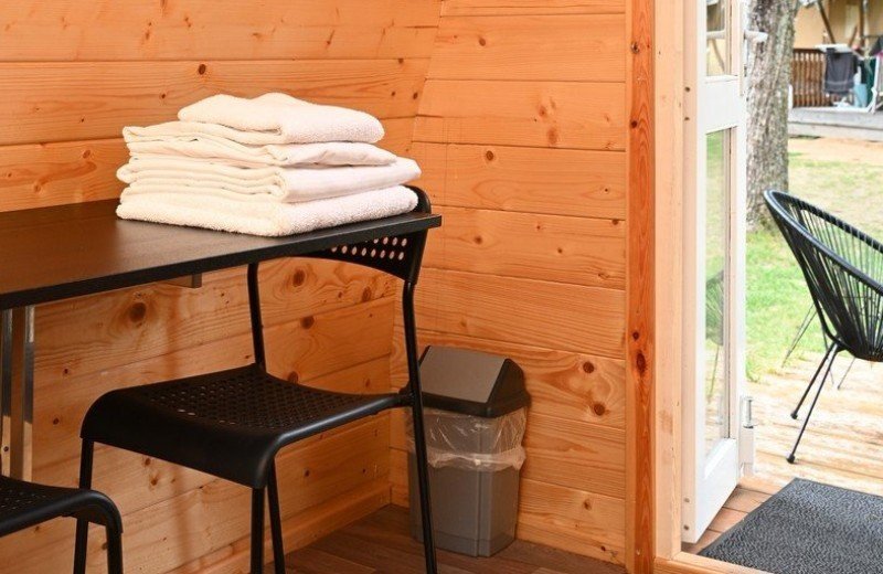 Val dor luxemburg tinyrooms pods voor 2 personen eethoek