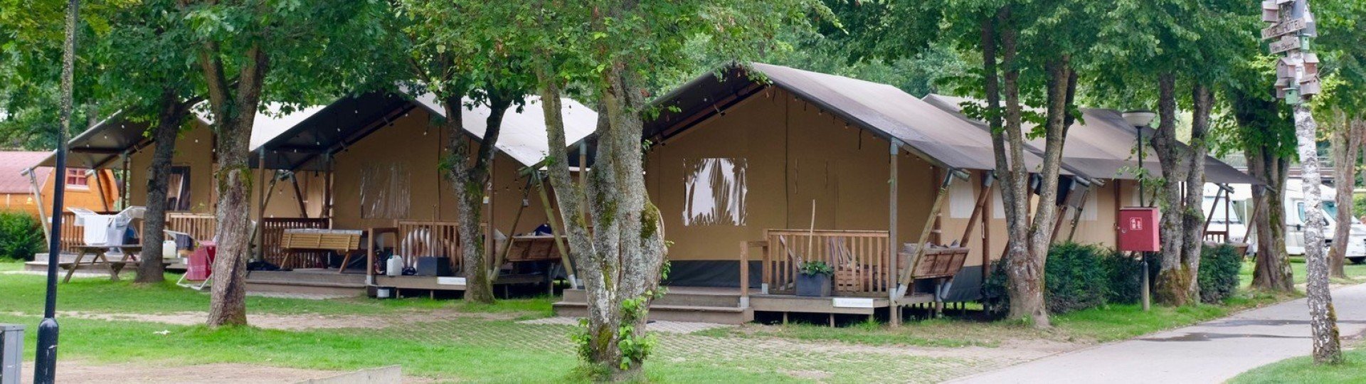 Valdor safaritent 2024 buiten vooraanzicht 5